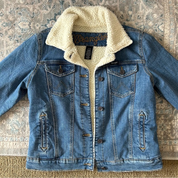 Wrangler Jackets & Blazers - NWOT Wrangler Sherpa Denim Jacket